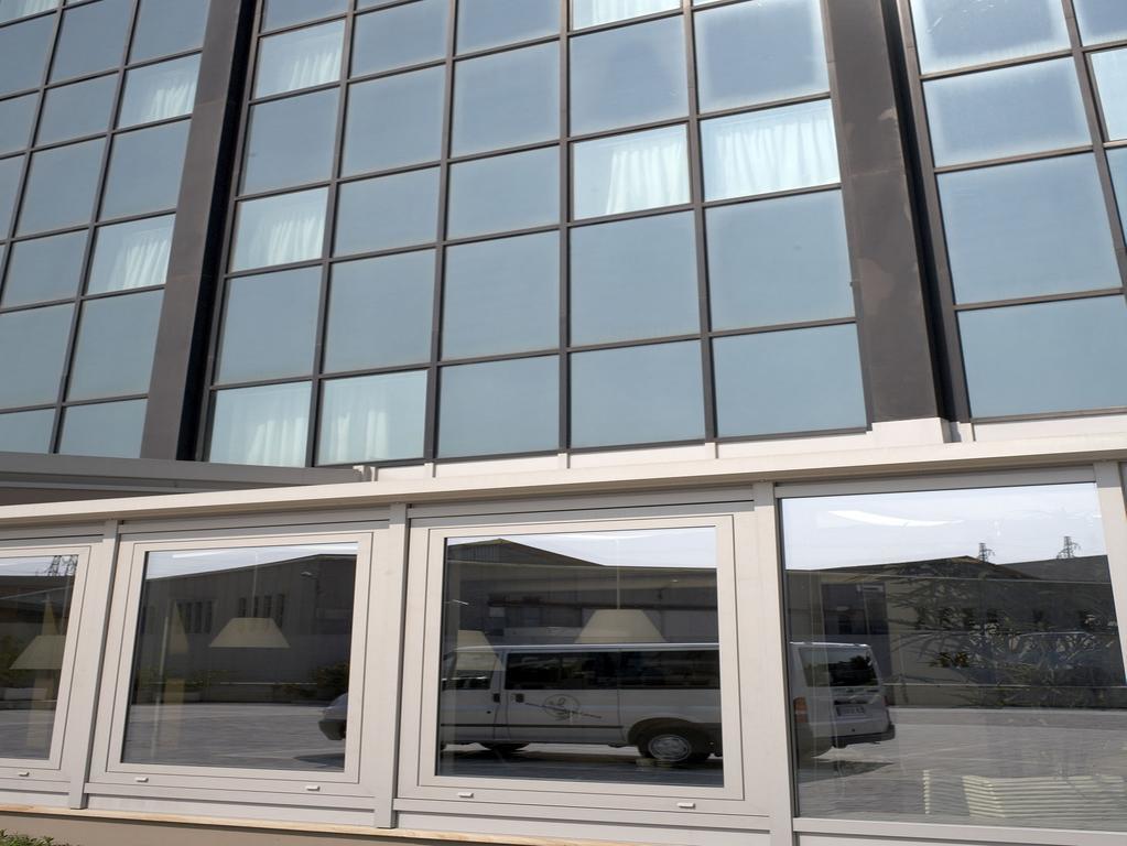פסקיארה בורומאו Hotel Montini Linate Airport מראה חיצוני תמונה