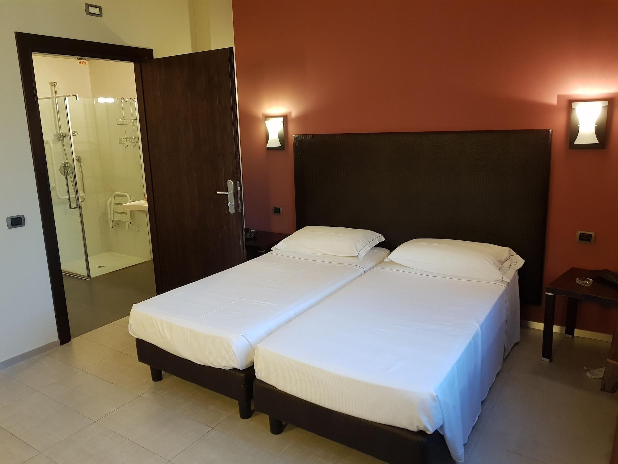 פסקיארה בורומאו Hotel Montini Linate Airport מראה חיצוני תמונה