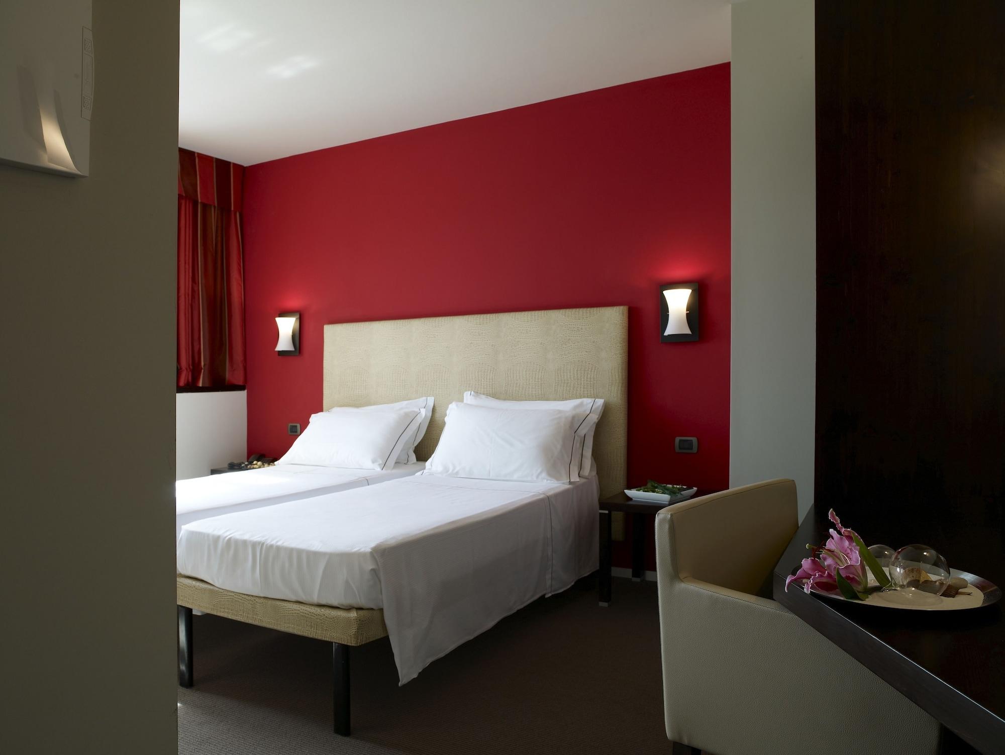 פסקיארה בורומאו Hotel Montini Linate Airport מראה חיצוני תמונה