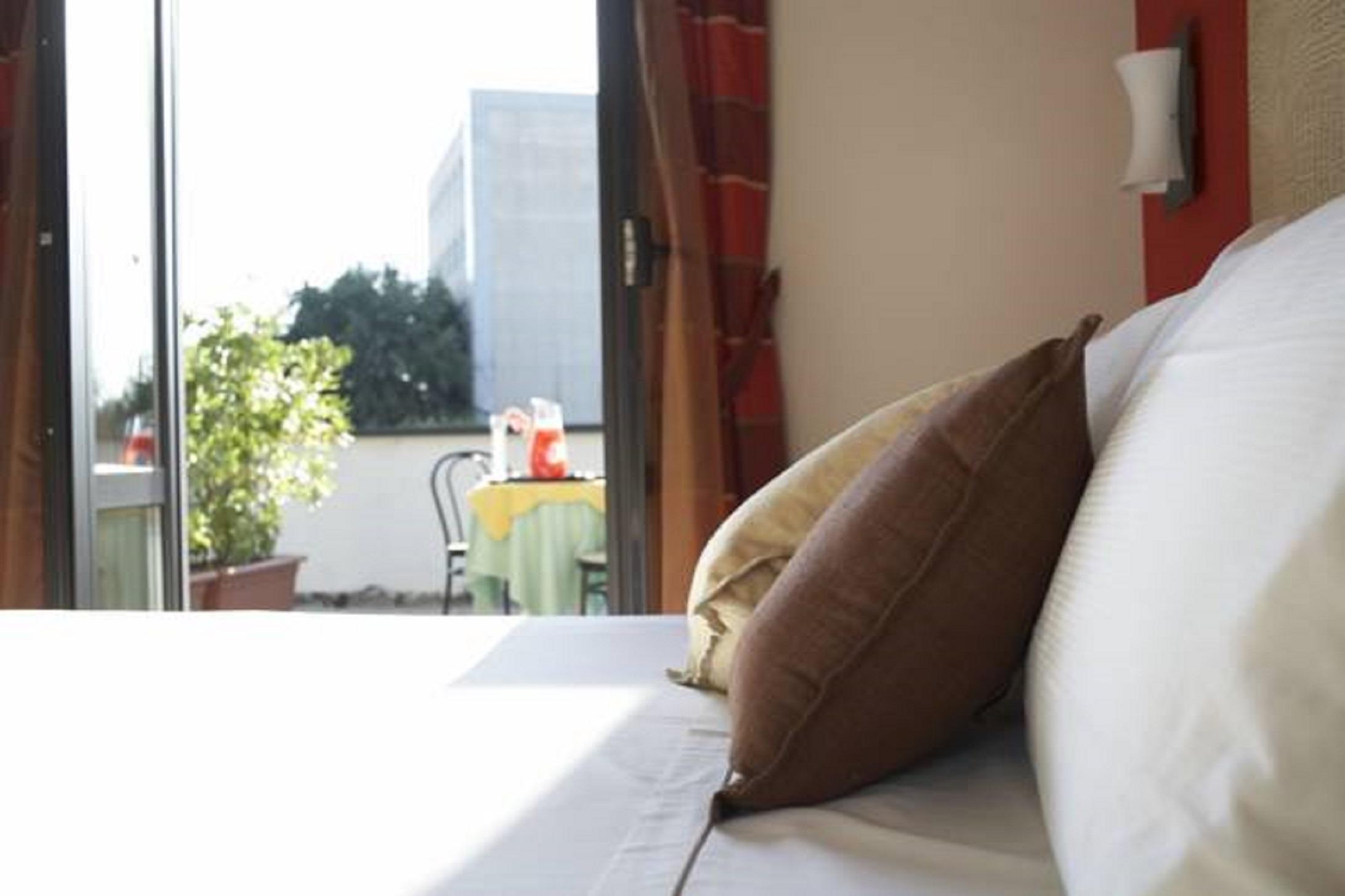 פסקיארה בורומאו Hotel Montini Linate Airport מראה חיצוני תמונה