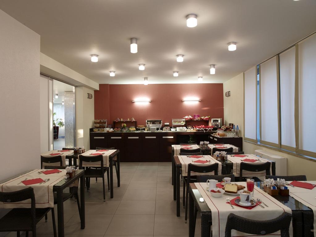 פסקיארה בורומאו Hotel Montini Linate Airport מראה חיצוני תמונה